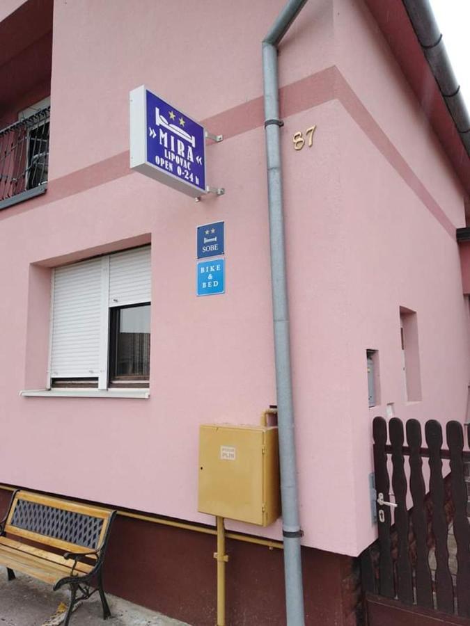 Hotel Sobe Mira Lipovac  Exterior foto